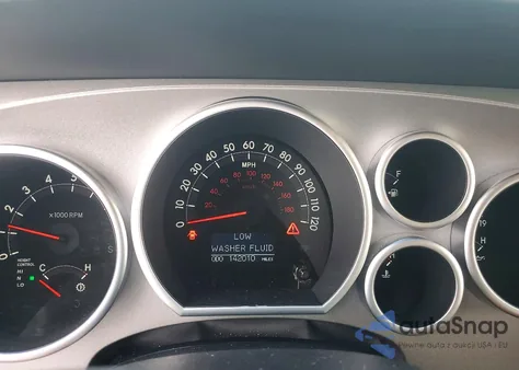 2010 Toyota Sequoia Platinum z USA, uszkodzony, nr VIN 5TDDW5G16AS030114